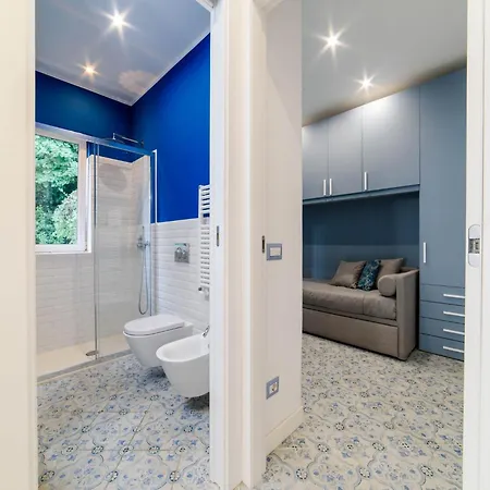 3 Bedroom Apartment In Sorrento *