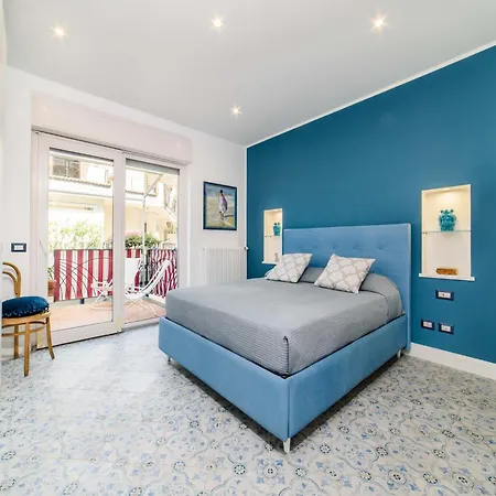 3 Bedroom Apartment In Sorrento Apartment