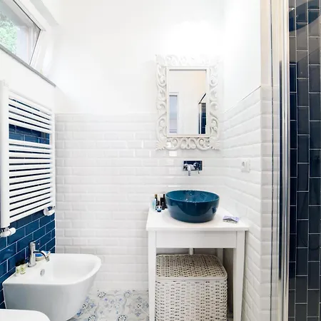 3 Bedroom Apartment In Sorrento Apartment